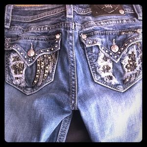 Miss me skinny jeans with pocket design. Size 29.